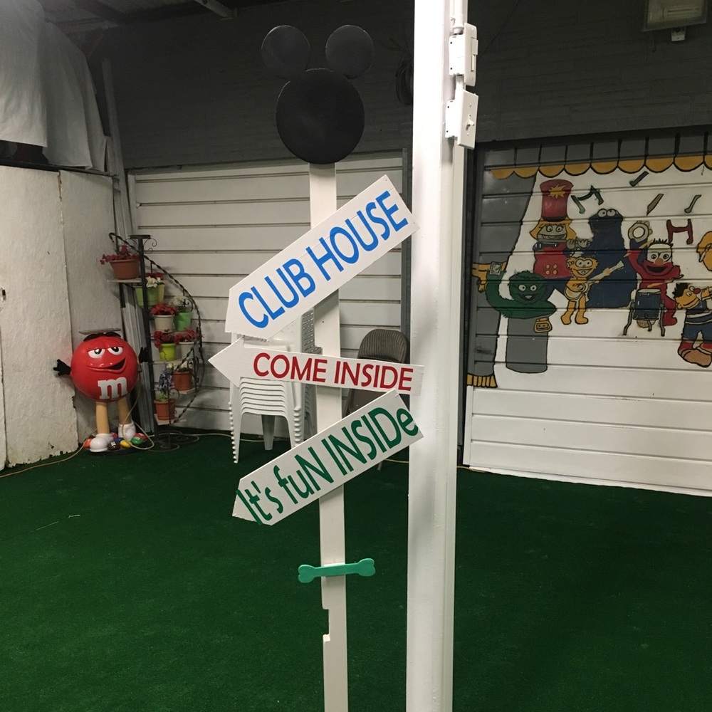 Mickey Mouse birthday front door stand